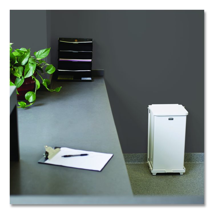 Defenders Heavy-Duty Steel Step Can, 6.5 gal, Steel, White
